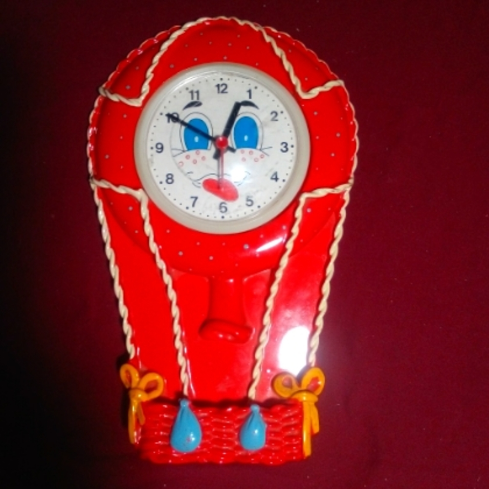Retro Hot Air Balloon Analog Clock
